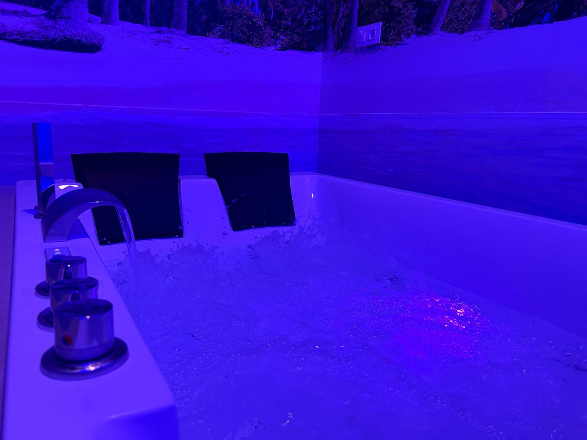 Habitacion Con Jacuzzi Y Bano Privado مدريد المظهر الخارجي الصورة