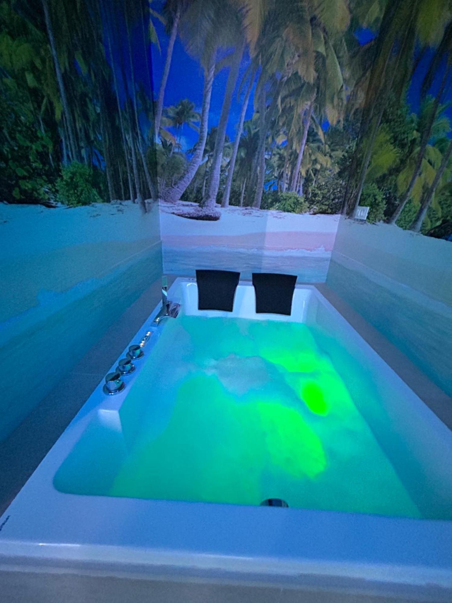 Habitacion Con Jacuzzi Y Bano Privado مدريد المظهر الخارجي الصورة