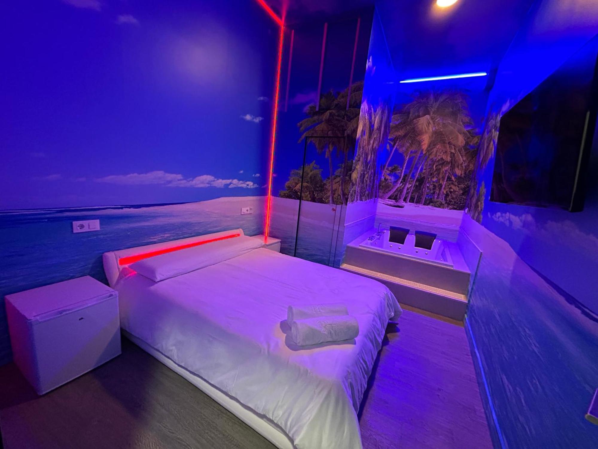 Habitacion Con Jacuzzi Y Bano Privado مدريد المظهر الخارجي الصورة